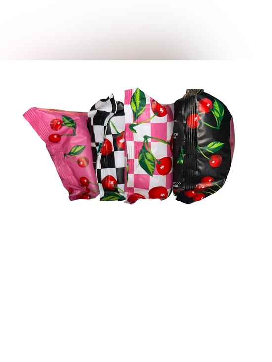 Betsey Johnson Other - Betsey Johnson 4 pack cleansing wipes
